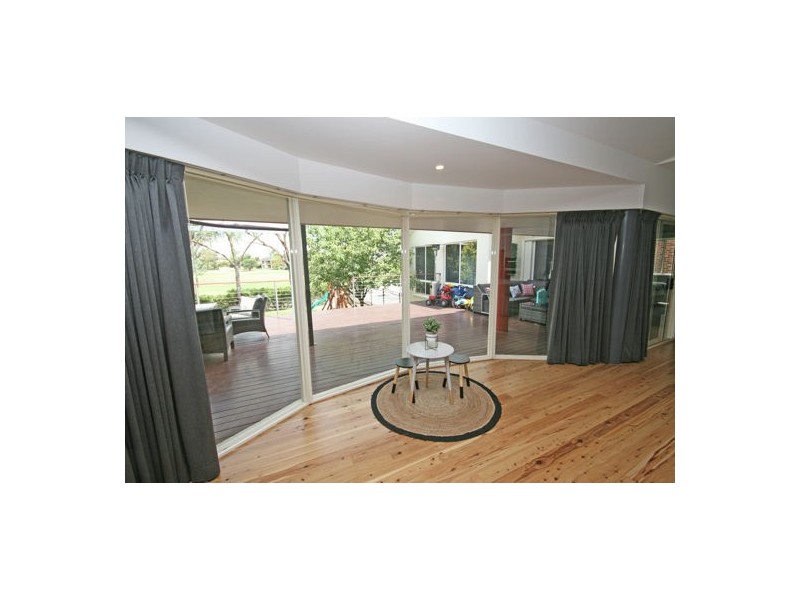 39 Banjos Circuit, Tamworth NSW 2340