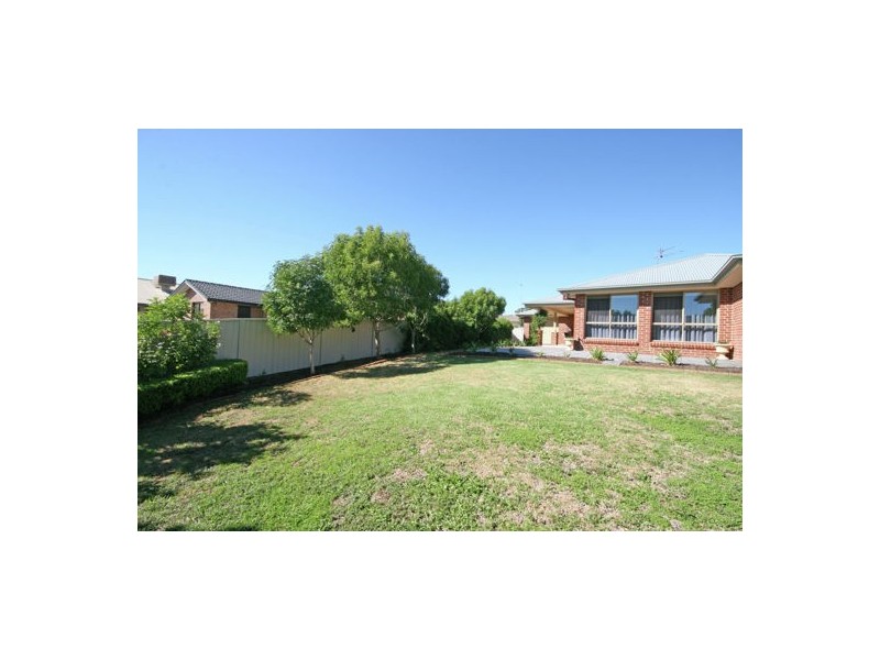 12 Hibiscus Way, Tamworth NSW 2340