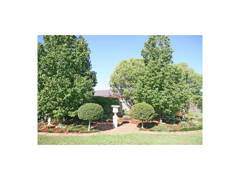 24 Karradji Court, Tamworth NSW 2340