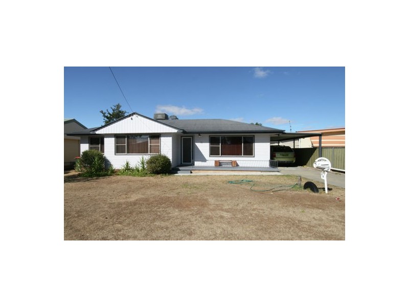 16 Terry Street, Tamworth NSW 2340