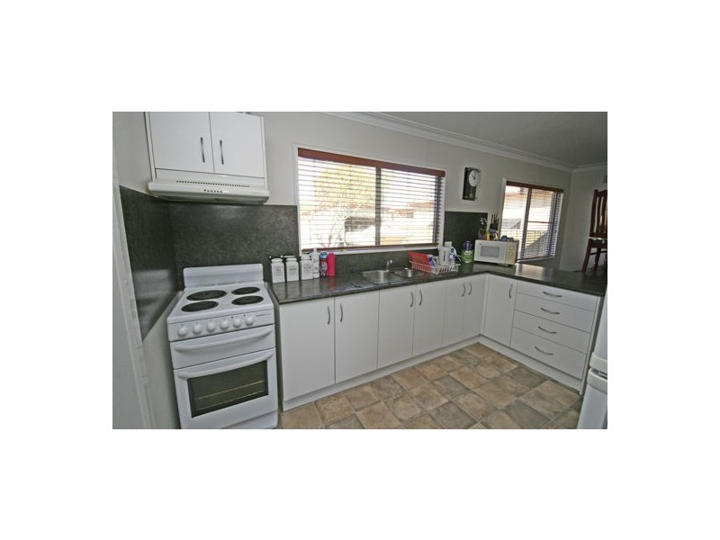 16 Terry Street, Tamworth NSW 2340