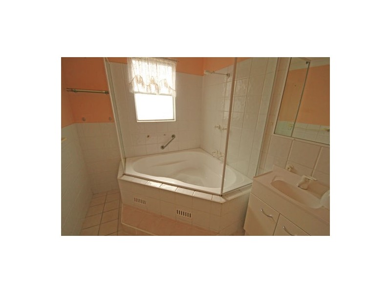 11 Nancy Street, Tamworth NSW 2340