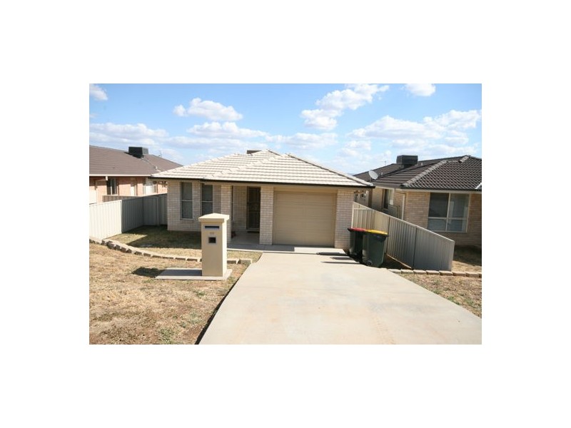 69 Manilla Road, Tamworth NSW 2340