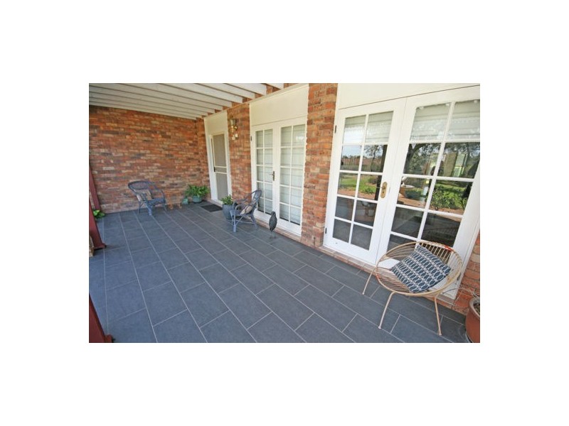 40 The Albens Drive, Tamworth NSW 2340