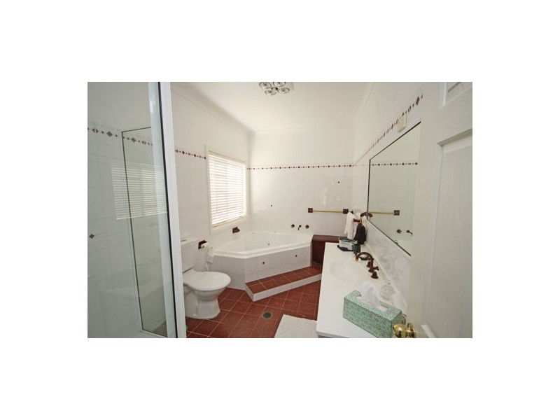 40 The Albens Drive, Tamworth NSW 2340