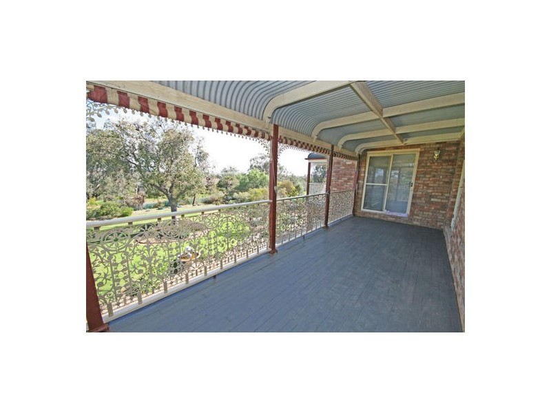 40 The Albens Drive, Tamworth NSW 2340