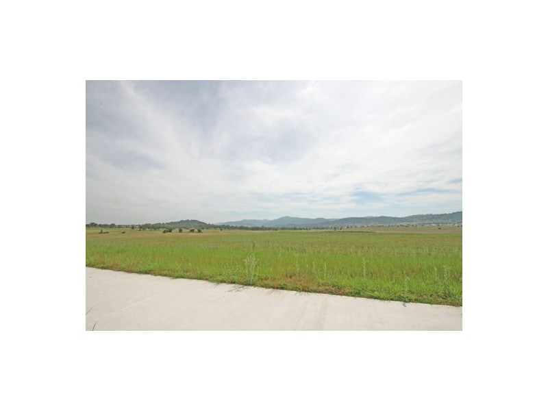 24 Glenmore Drive, Tamworth NSW 2340