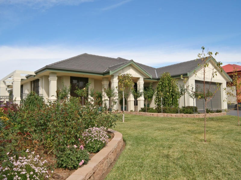 4 Melaleuca Close, Tamworth NSW 2340