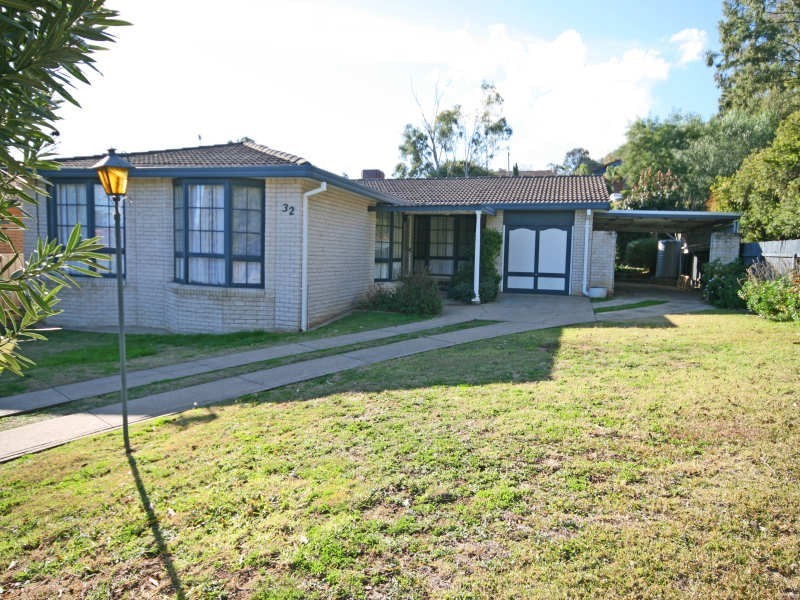 32 Lancaster Avenue, East Tamworth NSW 2340