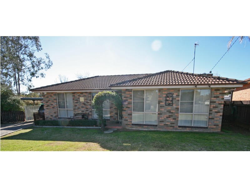 14 Hamilton Court, Tamworth NSW 2340