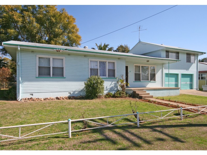 28 Churchill Street, Tamworth NSW 2340