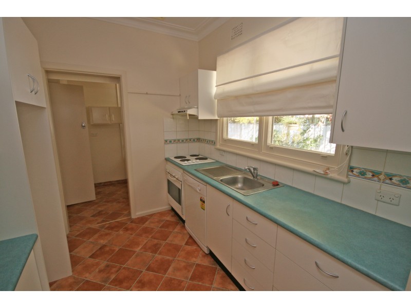 28 Churchill Street, Tamworth NSW 2340