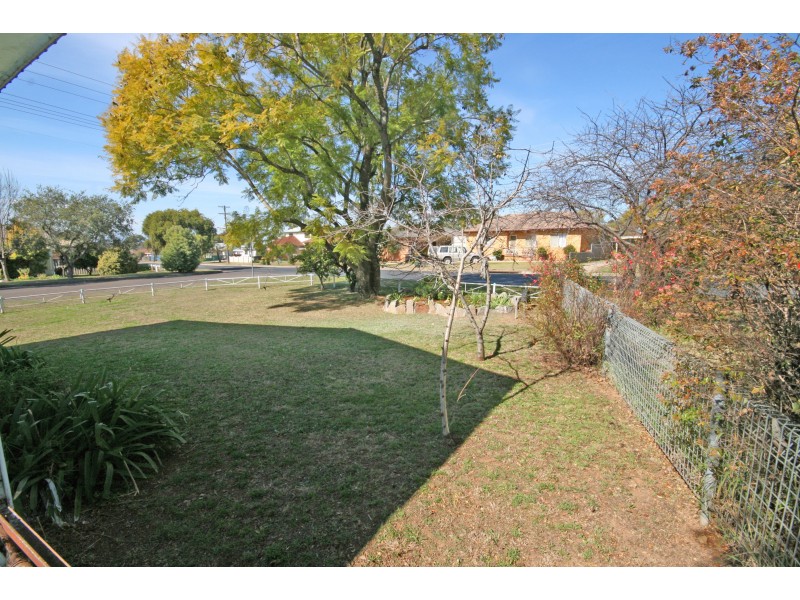 28 Churchill Street, Tamworth NSW 2340