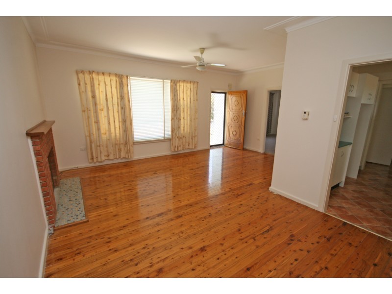 28 Churchill Street, Tamworth NSW 2340