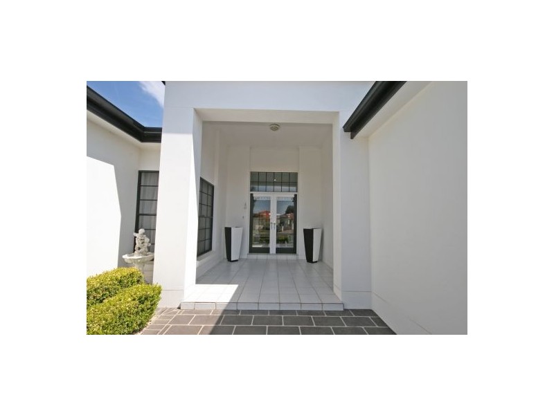 66 The Grange, Tamworth NSW 2340