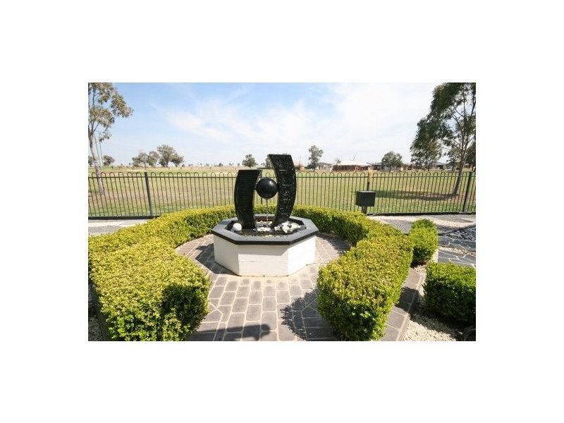 66 The Grange, Tamworth NSW 2340
