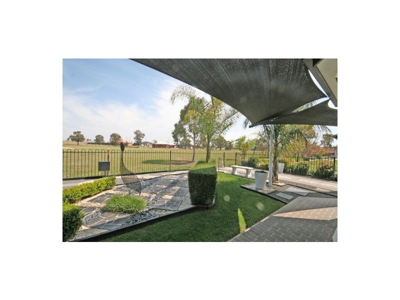 66 The Grange, Tamworth NSW 2340