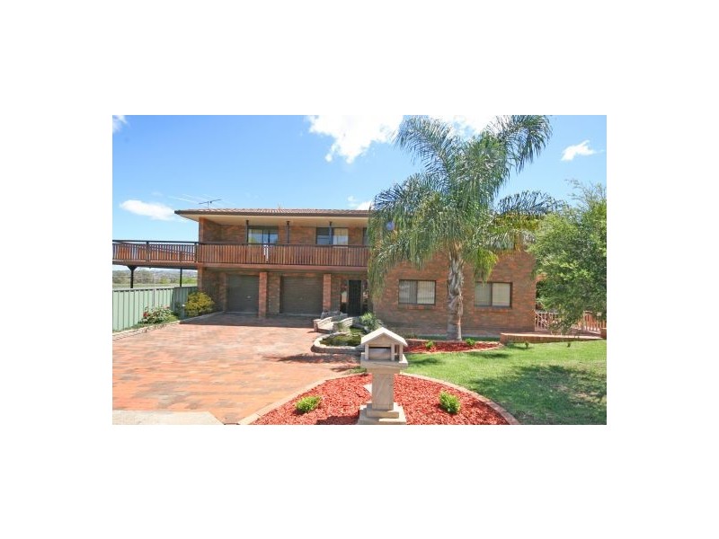 1 Emerald Avenue, Tamworth NSW 2340