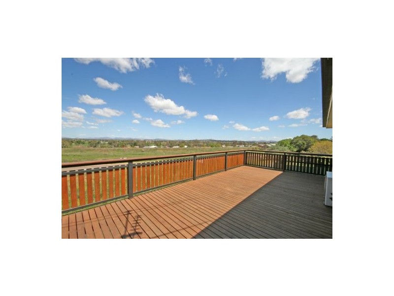 1 Emerald Avenue, Tamworth NSW 2340