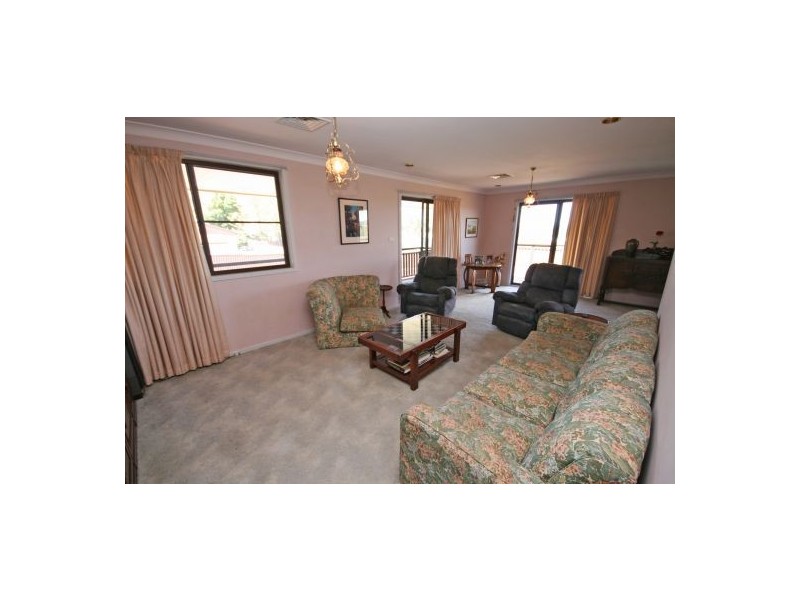 1 Emerald Avenue, Tamworth NSW 2340