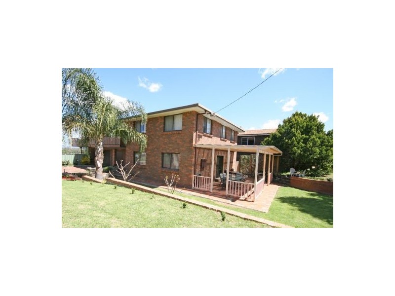 1 Emerald Avenue, Tamworth NSW 2340