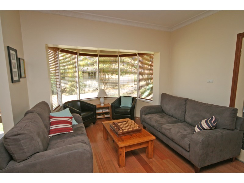 46 Windhover Cres, Tamworth NSW 2340