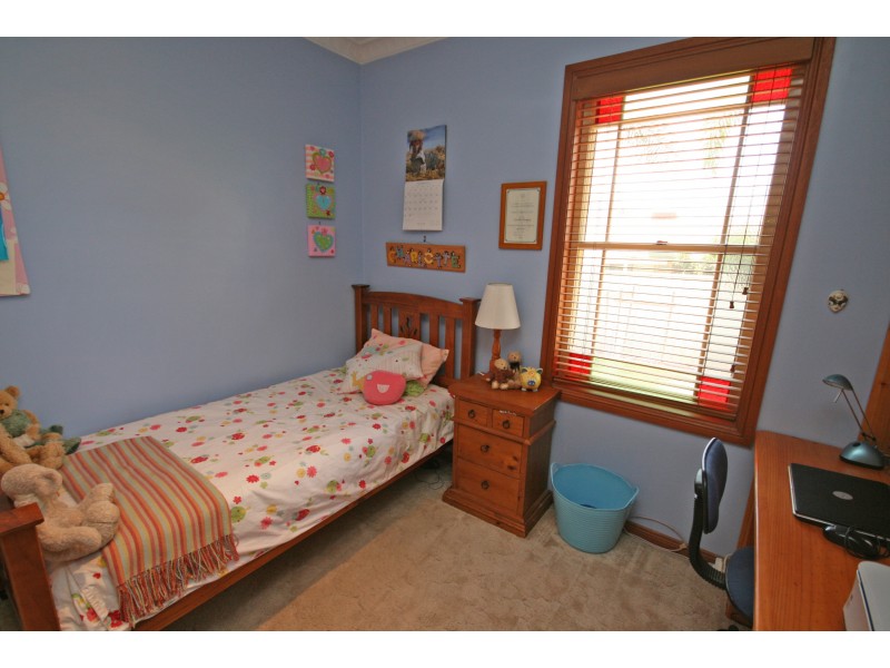 46 Windhover Cres, Tamworth NSW 2340