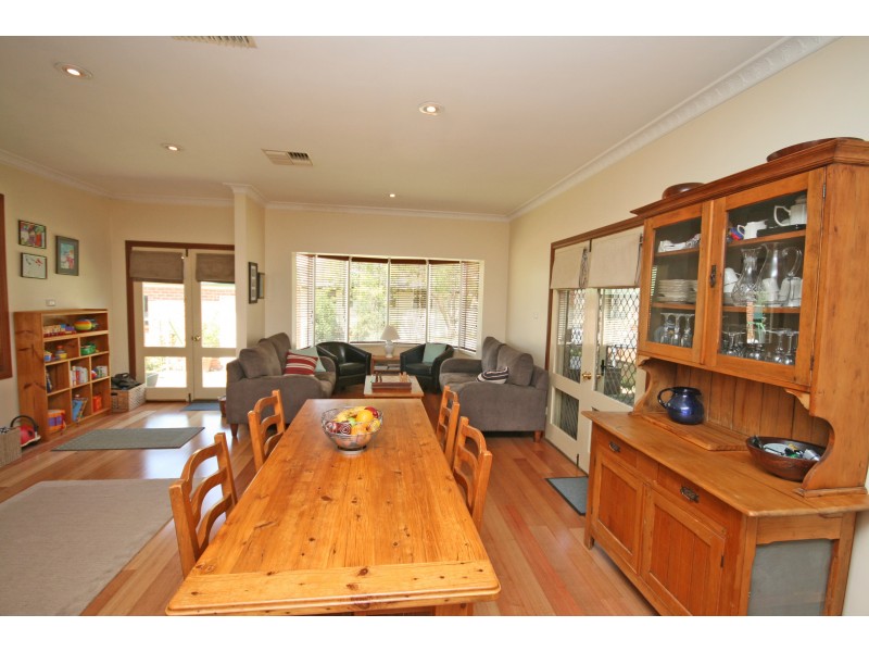 46 Windhover Cres, Tamworth NSW 2340