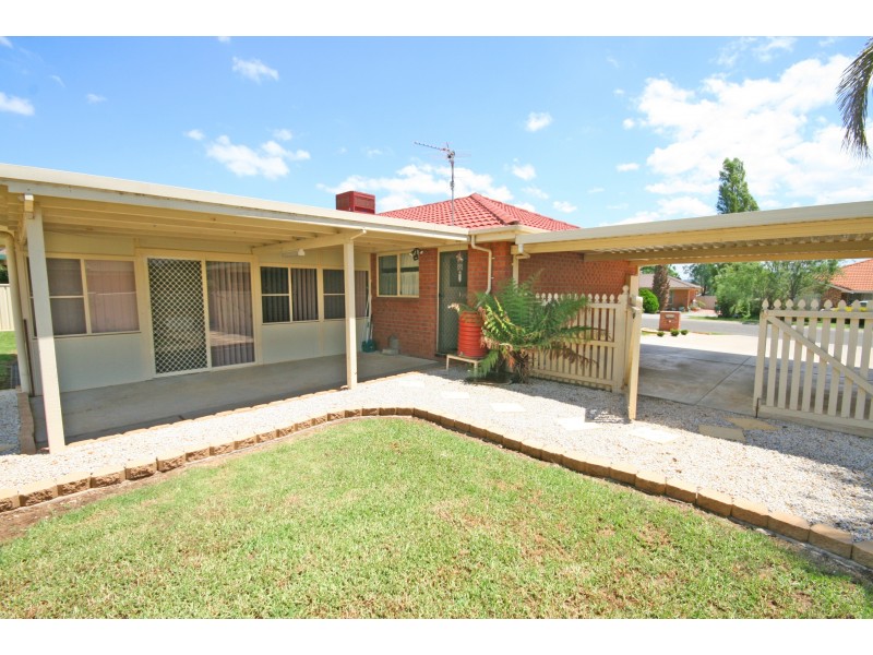 5 Caley Close, Tamworth NSW 2340