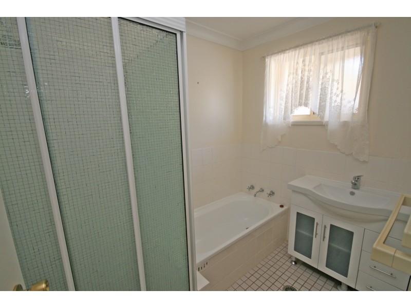 5 Caley Close, Tamworth NSW 2340