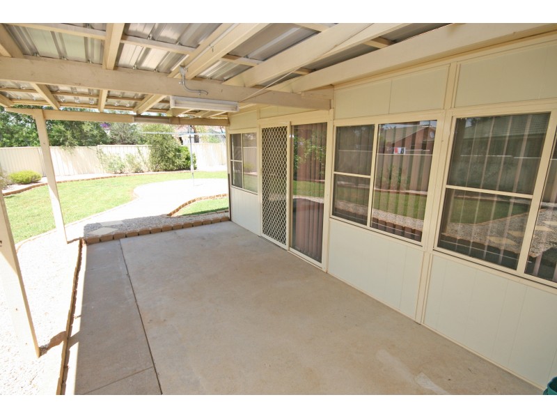 5 Caley Close, Tamworth NSW 2340
