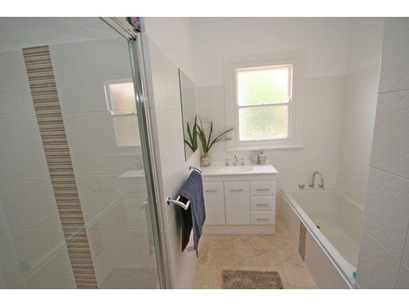 24 Janison Street, Tamworth NSW 2340