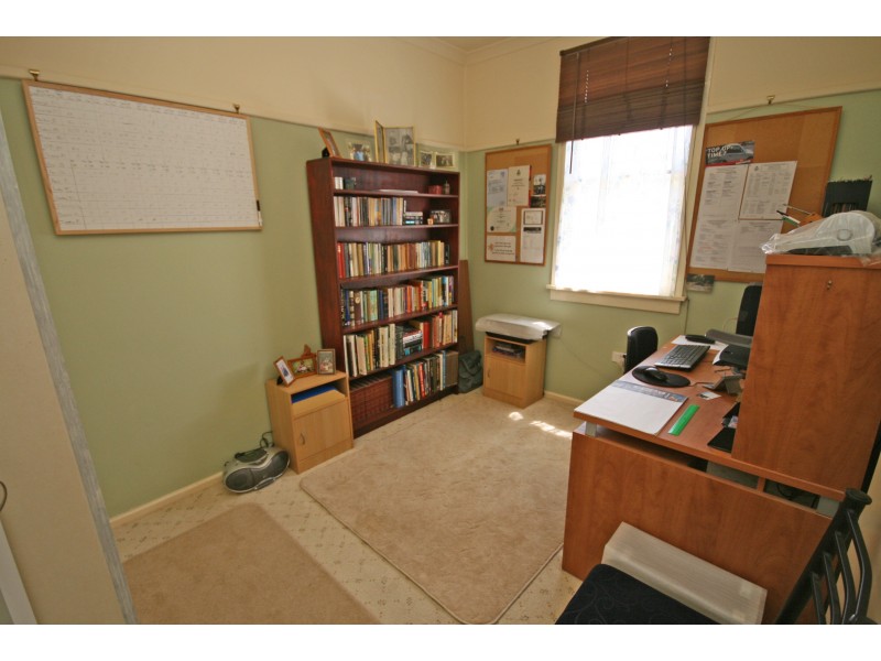 5 Peel Street, Tamworth NSW 2340