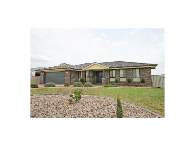 26 Hibiscus Way, Tamworth NSW 2340