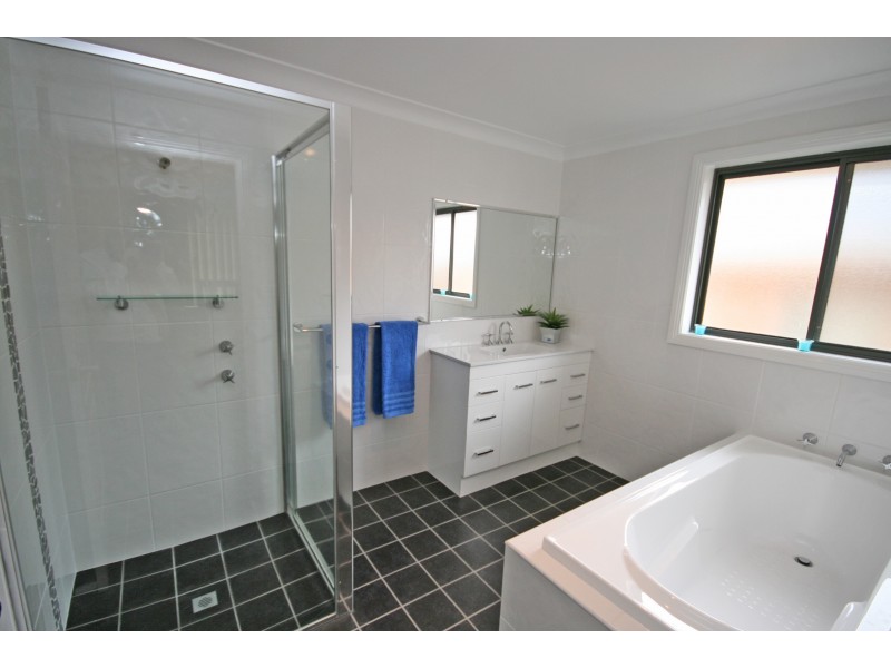 65 The Heights, Tamworth NSW 2340