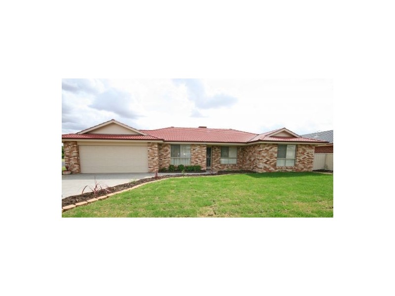 1 Minimbah Close, Tamworth NSW 2340