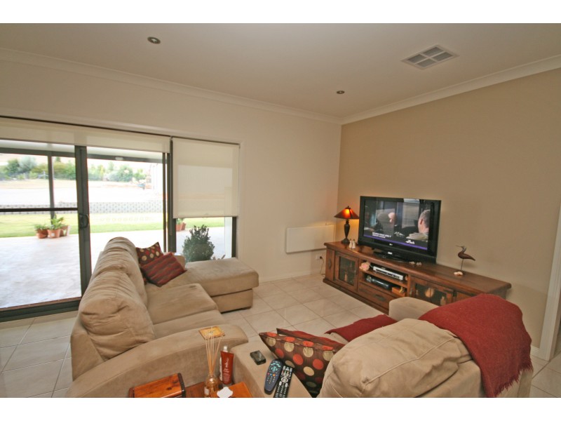 6 Benarkin Drive, Tamworth NSW 2340