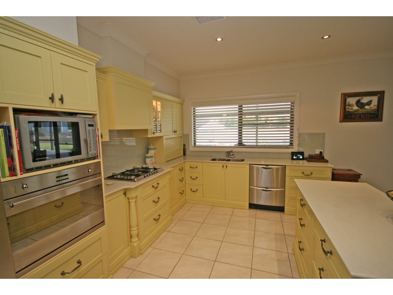 6 Benarkin Drive, Tamworth NSW 2340