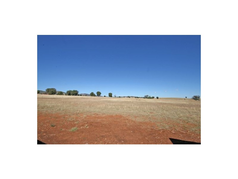 8 Kingfisher Drive, Tamworth NSW 2340