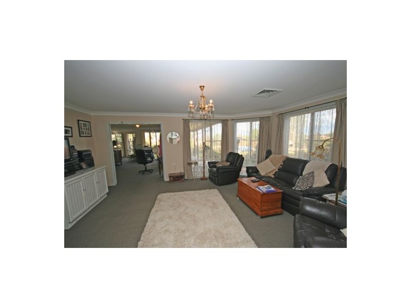 10 Goderich Crt, Kingswood NSW 2340