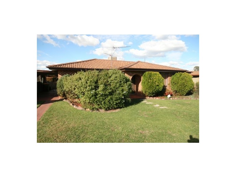 34 Mullumbimby Close, Tamworth NSW 2340