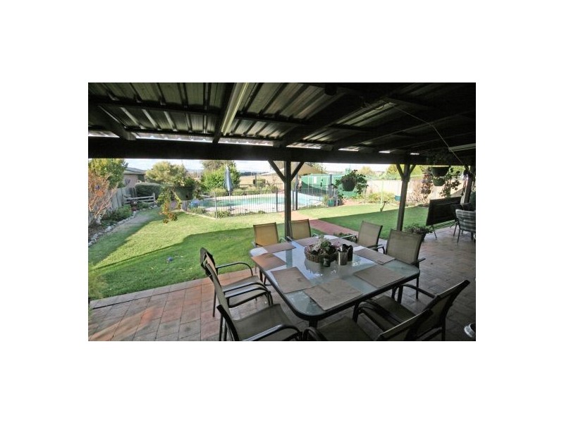 34 Mullumbimby Close, Tamworth NSW 2340