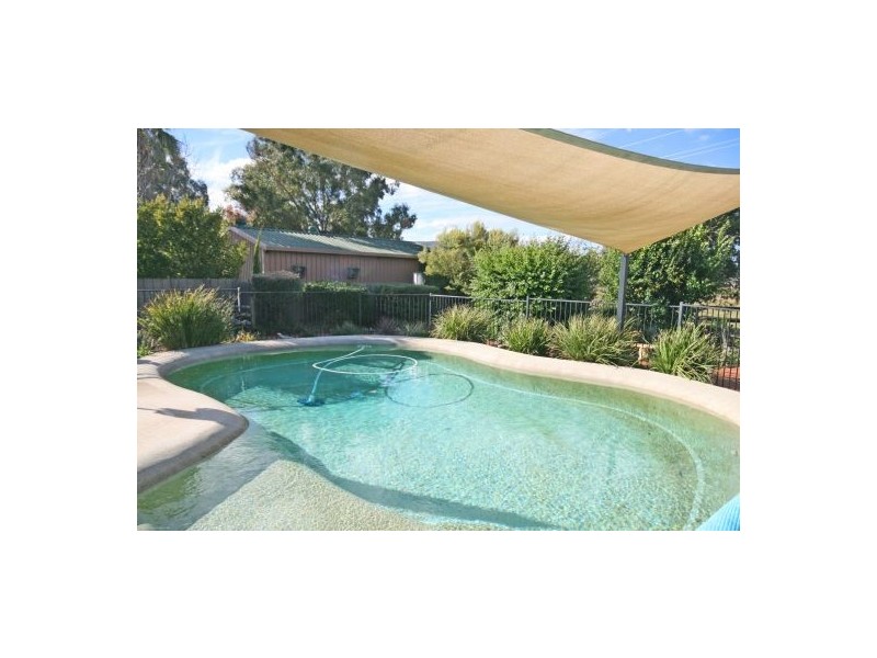 34 Mullumbimby Close, Tamworth NSW 2340