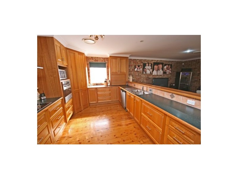 5 Eureka Place, Tamworth NSW 2340