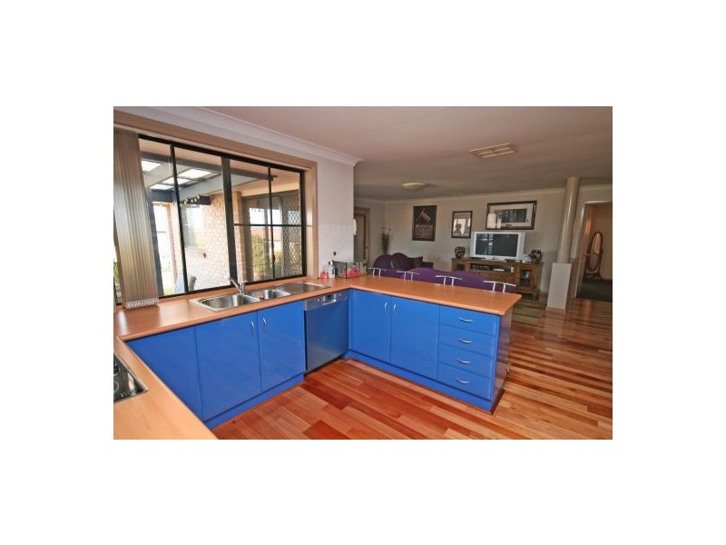 66 Wahroonga Drive, Tamworth NSW 2340