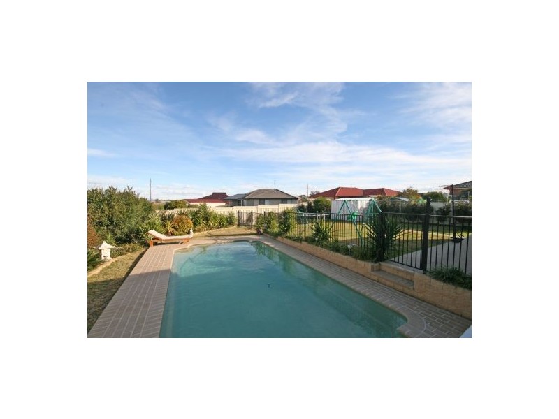 66 Wahroonga Drive, Tamworth NSW 2340