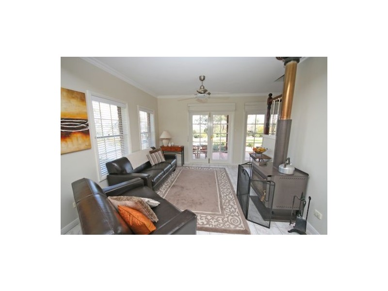 40 The Albens Drive, Moore Creek NSW 2340
