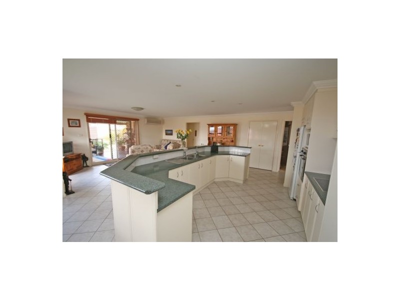 6 Stratford Place, Tamworth NSW 2340