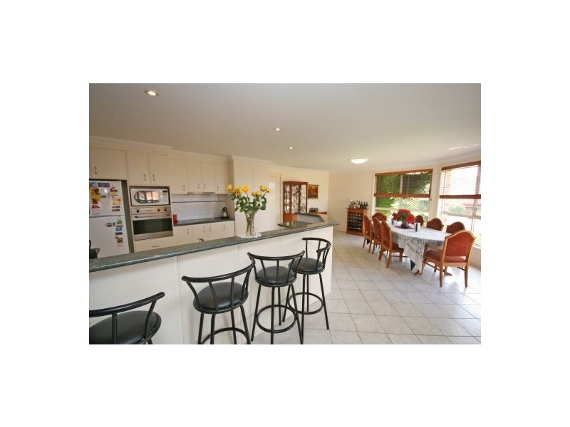 6 Stratford Place, Tamworth NSW 2340