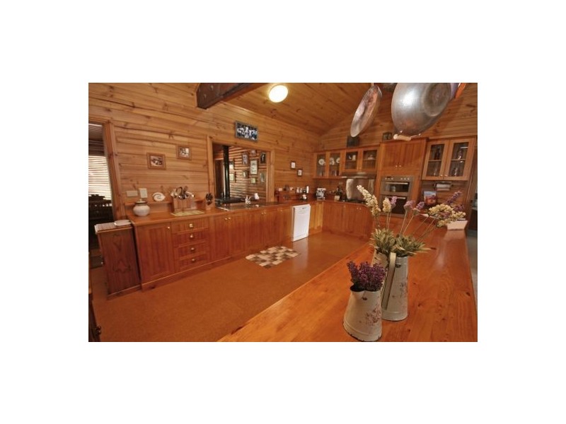 Back o’ the Moon, Tamworth NSW 2340